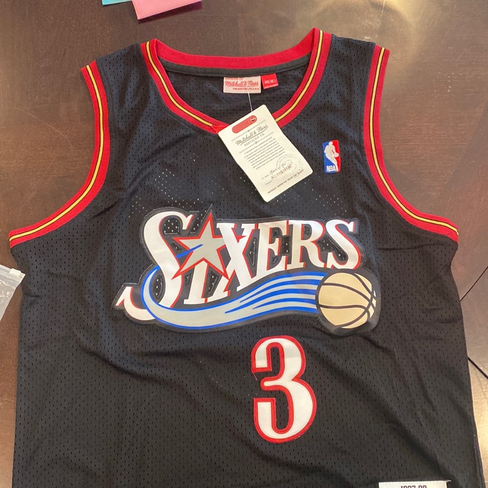 Philadelphia 76ers Allen Iverson Jersey.